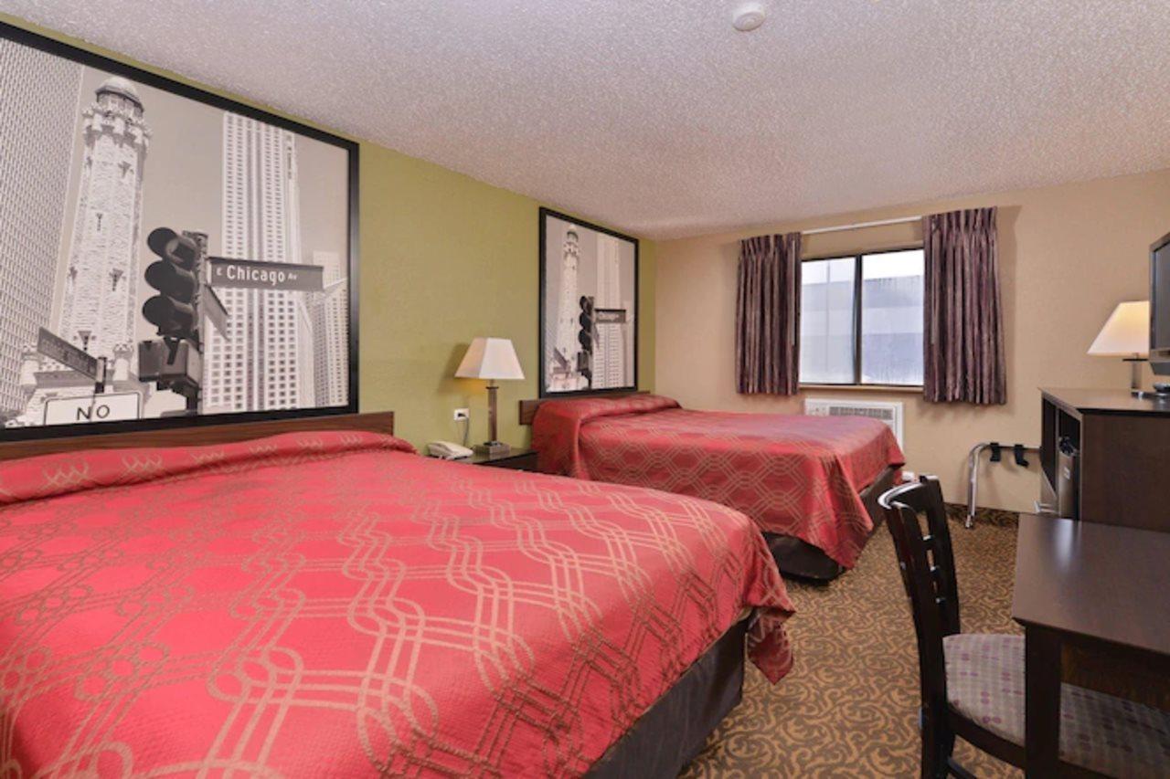 Rodeway Inn Waukegan - Gurnee Экстерьер фото